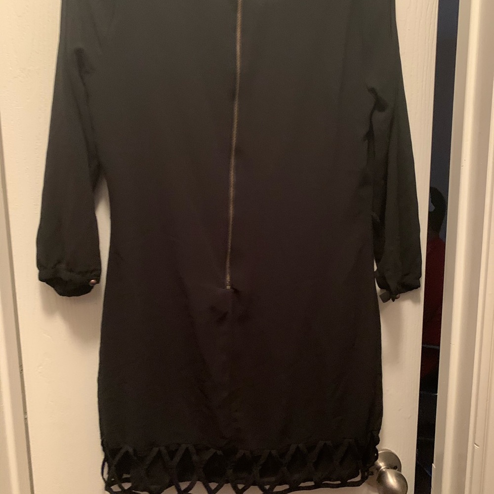 Dress - Picture 3 of 4